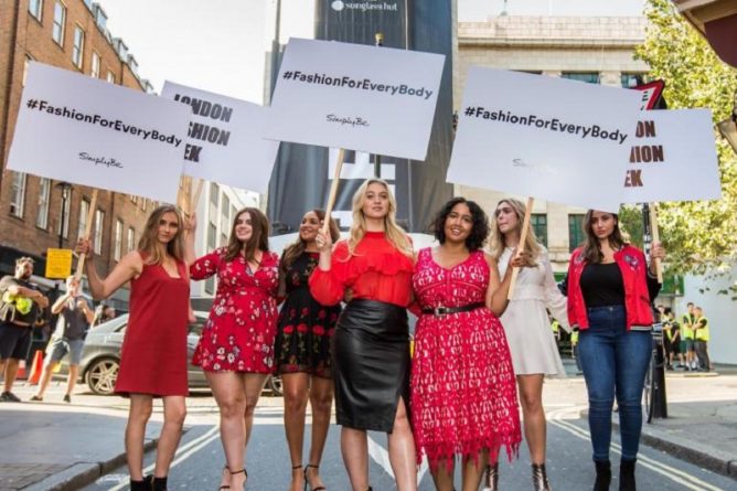 Общество: Модели размера плюс устроили уличный протест перед началом Недели моды в Лондоне