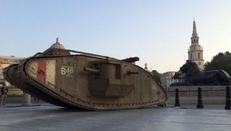 Общество: По улицам Лондона проехал танк времен I Мировой войны