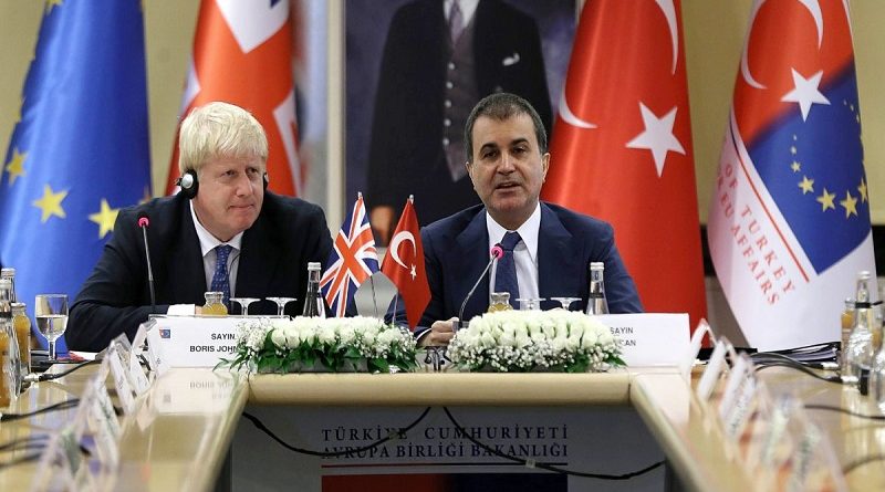 Общество: Борис Джонсон похвалил турецкие стиральные машинки во время визита в Анкару