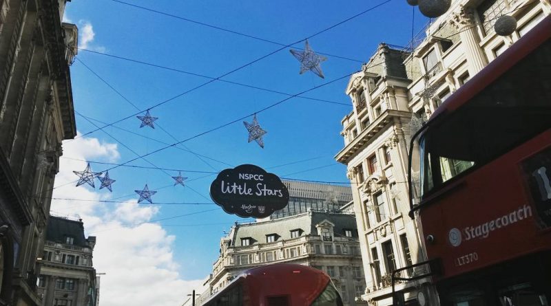 Досуг: Уже зажглись рождественские фонари на Оксфорд-стрит