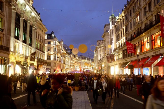Досуг: Когда на Оксфорд-стрит загорятся рождественские огни