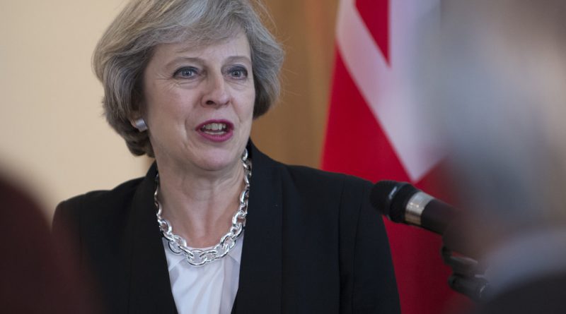 Общество: Тереза Мэй: Британия «будет принимать самостоятельные решения по вопросам иммиграции»