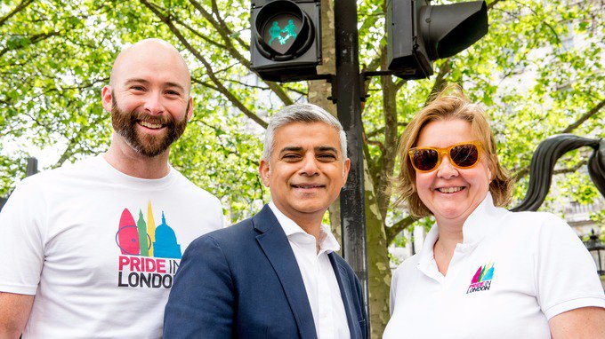 Общество: LGBT-светофоры станут постоянной «фишкой» Лондона