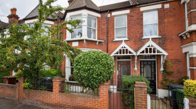 Домовладельца-правонарушителя не пускают в дом 17102016 Закон и право: Домовладельца-правонарушителя не пускают в дом