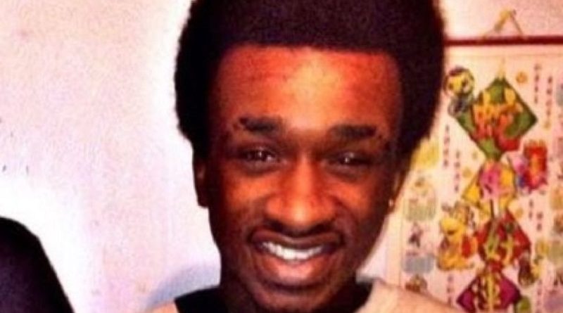 В Илфорде подростка зарезали на дне рождения друга 29102016 Происшествия: В Илфорде подростка зарезали на дне рождения друга