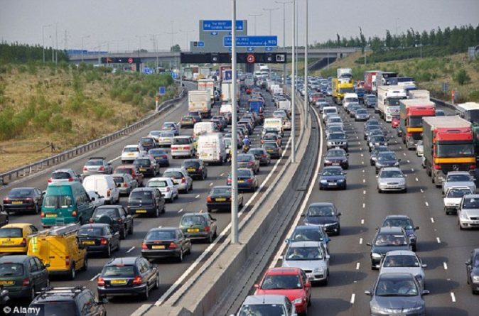Общество: Дорожные работы на автомагистралях M25, A406 и M11