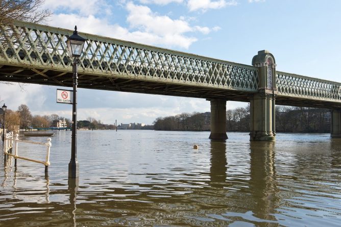Погода: Лондон ожидают наводнения: Темза вновь выйдет из берегов