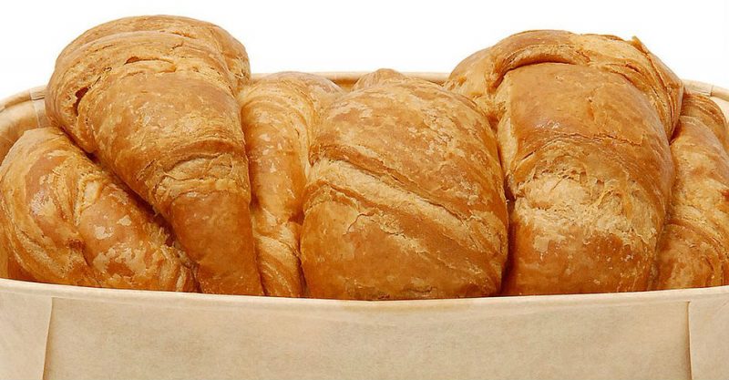 Общество: В продажу поступил необычный хлеб-круассан от Marks & Spencer