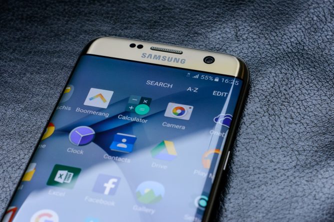 Технологии: Samsung Galaxy S7 Edge стал лучшим телефоном 2016 года