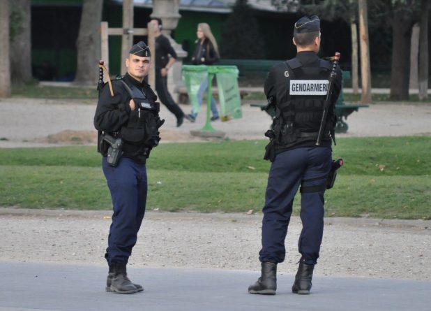 В мире: Во Франции арестовали 5 человек, планировавших теракт