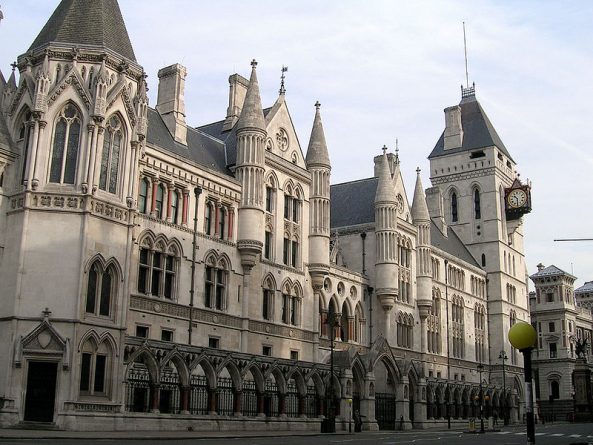 Закон и право: Высокий суд притормозил процесс выхода из ЕС