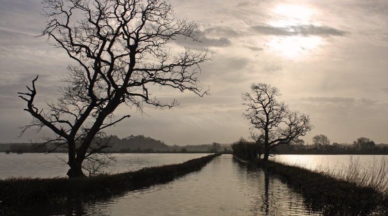 Депутаты обсудили, как защитить Британию от наводнений 03112016 Закон и право: Депутаты обсудили, как защитить Британию от наводнений