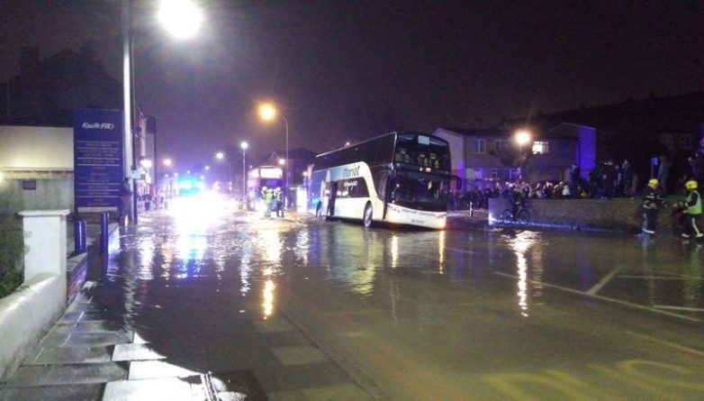 Происшествия: Дорогу в Lewisham затопило из-за прорвавшей трубы