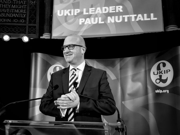 Политика: Новый лидер UKIP предлагает убрать Лейбористов и запретить паранджу