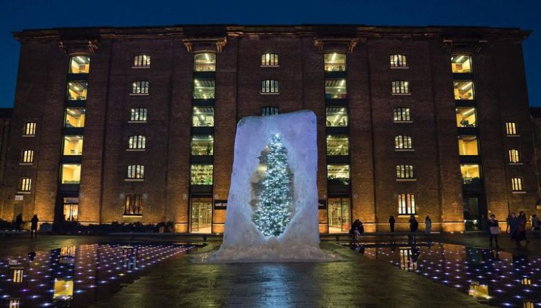 Искусство: В King's Cross появилась ледяная елка