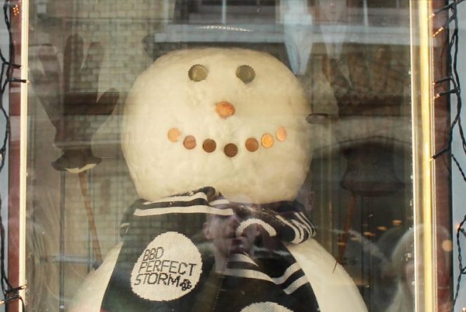 Здоровье и красота: На Old Street появился снеговик в холодильнике