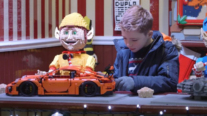 Досуг: В Ковент-Гардене открылась мастерская Санты из Лего