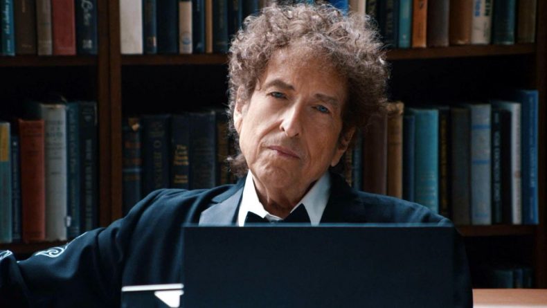 Знаменитости: Боб Дилан не поехал на вручение Нобелевской премии