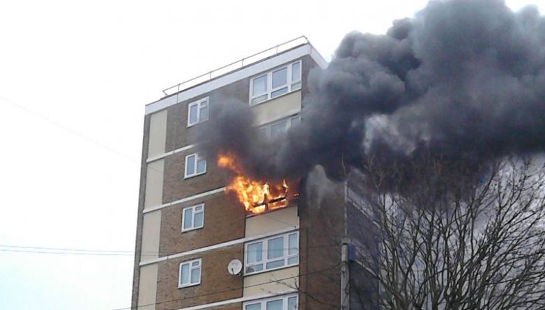 Происшествия: Пожар в многоэтажном доме в Brixton
