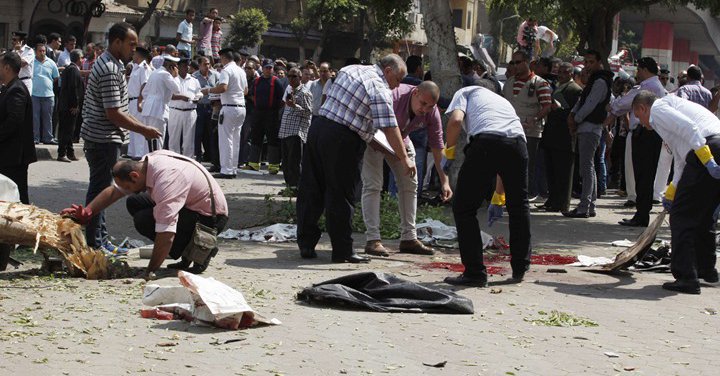 В мире: 6 погибших и 7 раненых после взрыва на туристическом маршруте в Египте