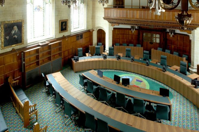 Закон и право: Brexit: Четверо судей "за", семеро - "против"