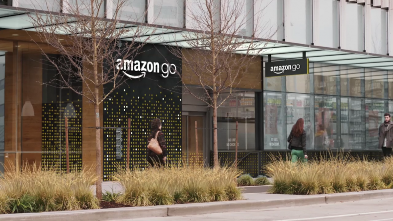 В мире: Amazon открыл магазин без касс и продавцов