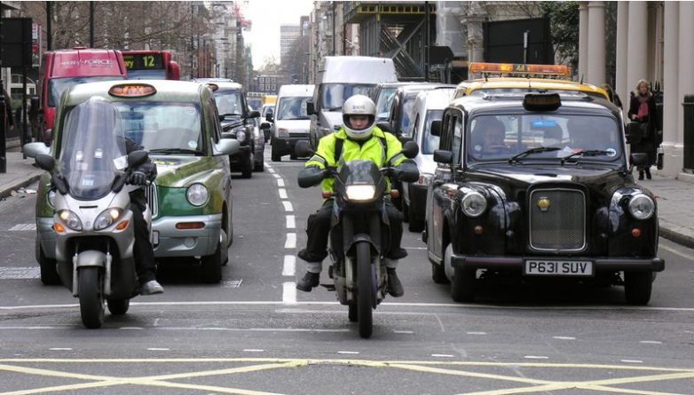 Общество: В Лондоне начнут штрафовать водителей, которые оставляют двигатель на холостом ходу