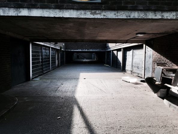 Общество: На месте пустующих гаражей Лондона могут быть построены тысячи домов