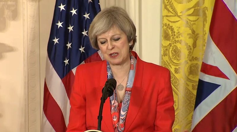 Отказ Мэй осуждать запрет на въезд беженцев в США вызвал неоднозначную реакцию 29012017 Политика: Отказ Мэй осуждать запрет на въезд беженцев в США вызвал неоднозначную реакцию