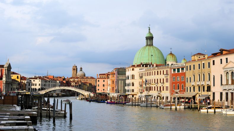Происшествия: В Гранд Канале Венеции утонул африканский беженец