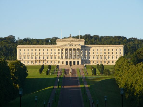 Закон и право: Ассамблея Северной Ирландии готова блокировать Brexit