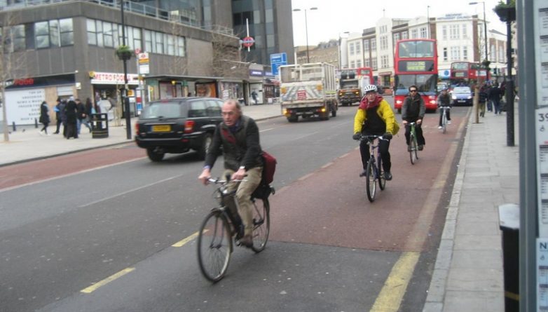 Общество: Полицейские не будут штрафовать велосипедистов на пешеходных дорожках
