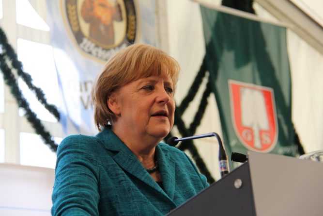 В мире: "Запрет на въезд мусульманам": Ангела Меркель раскритиковала Трампа
