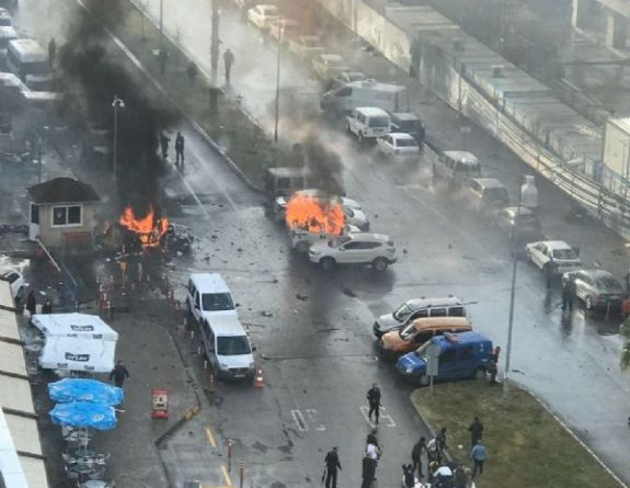 Происшествия: Террористы, устроившие теракт в Измире убиты полицией