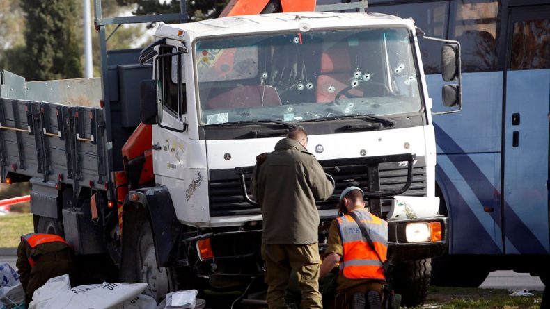 Происшествия: Четыре человека погибло и пятнадцать ранено во время теракта в Иерусалиме