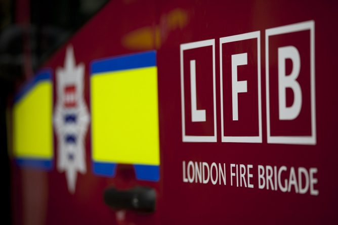 Происшествия: Более 120 пожарных потребовалось для борьбы с пожаром в Уэмбли