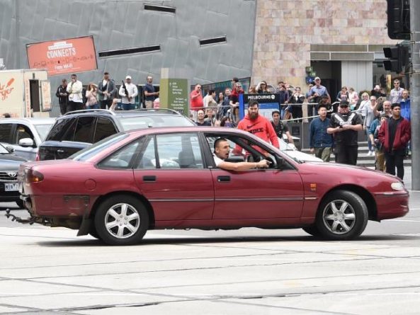 Происшествия: В Мельбурне 4 человека погибли и 25 ранены после того как водитель намеренно въехал в толпу прохожих