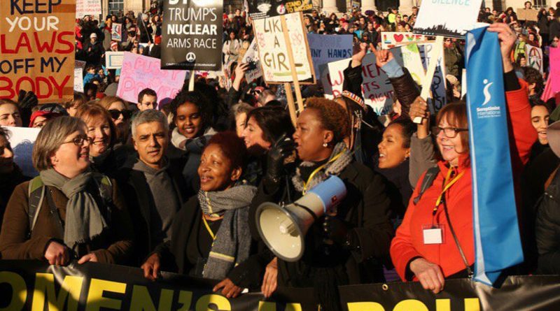 Садик Хан присоединился к Women’s March 22012017 Общество: Садик Хан присоединился к Women’s March