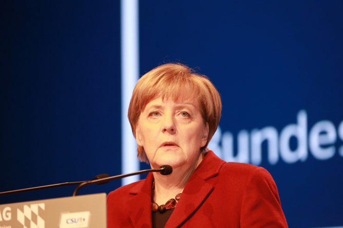 Политика: Ангела Меркель «пригрозила» Британии из-за единого рынка