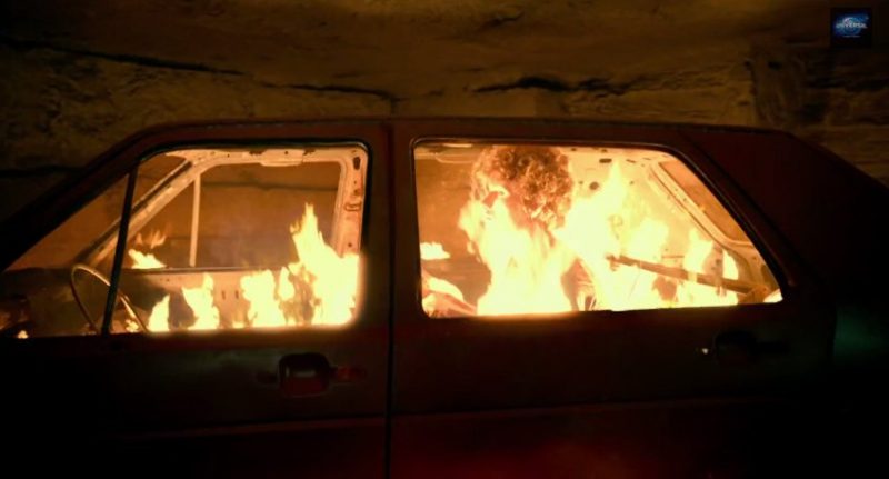 Происшествия: В Новогоднюю ночь в Париже сожгли почти 1,000 машин