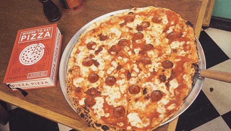 Досуг: Акция в Yard Sale Pizza в Walthamstow - пицца за полцены