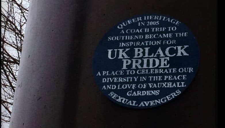 Общество: На улицах Лондона появились мемориальные таблички ЛГБТ-сообщества
