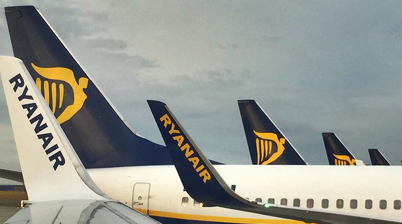 Бизнес и финансы: Большие сумки пассажиров мешают пунктуальности Ryanair