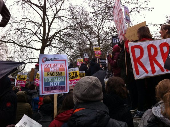 Общество: В Лондоне проходит очередной протест против политики Дональда Трампа