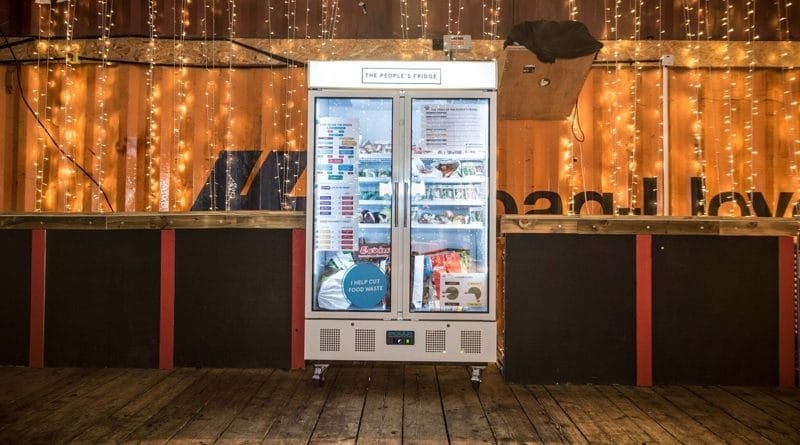 В Brixton вы можете оставить еду для нуждающихся в "общественном" холодильнике 11022017 Досуг: В Brixton вы можете оставить еду для нуждающихся в "общественном" холодильнике