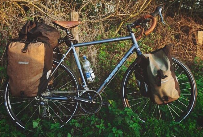 Общество: У странствующего писателя украли велосипед и “работу всей жизни”