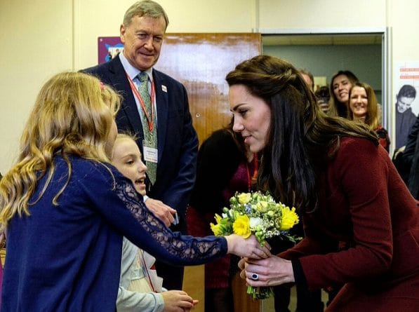 Знаменитости: Кейт Миддлтон посетила центр для детей с психическими расстройствами в Уэльсе