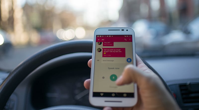 Закон и право: Со среды вступает в силу ужесточенный закон о запрете мобильных телефонов за рулем