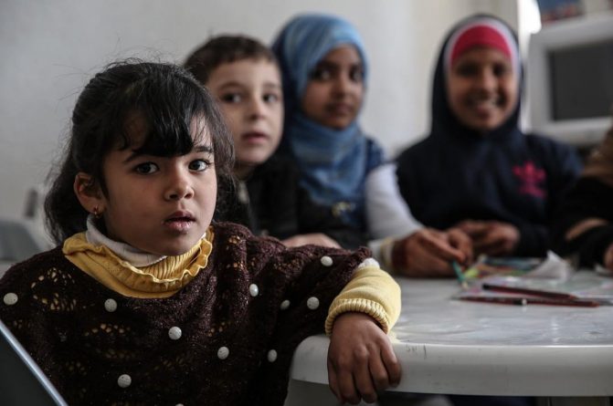 Общество: ИГИЛ использует детей-беженцев в своих целях