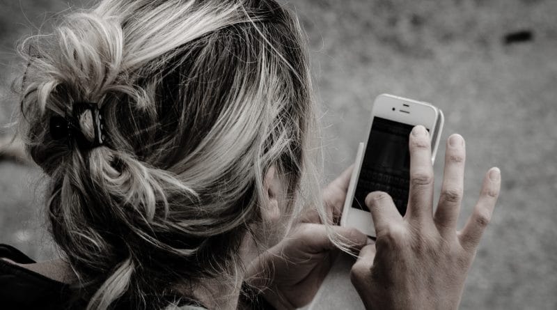 Риск потерять смартфон пугает почти как угроза теракта 16032017 Здоровье и красота: Риск потерять смартфон пугает почти как угроза теракта